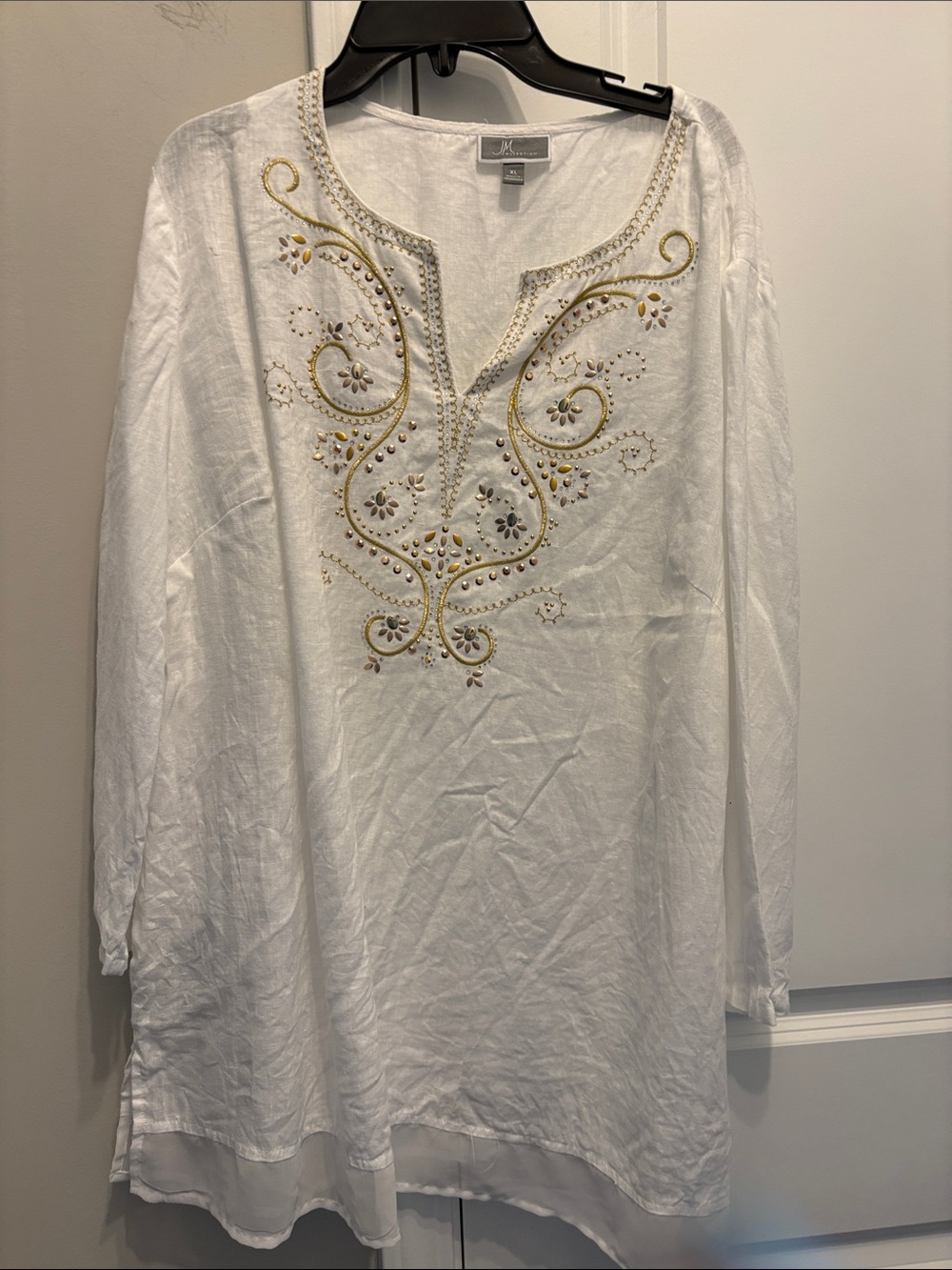 JM Collection White linen Tunic Top with Gold accents